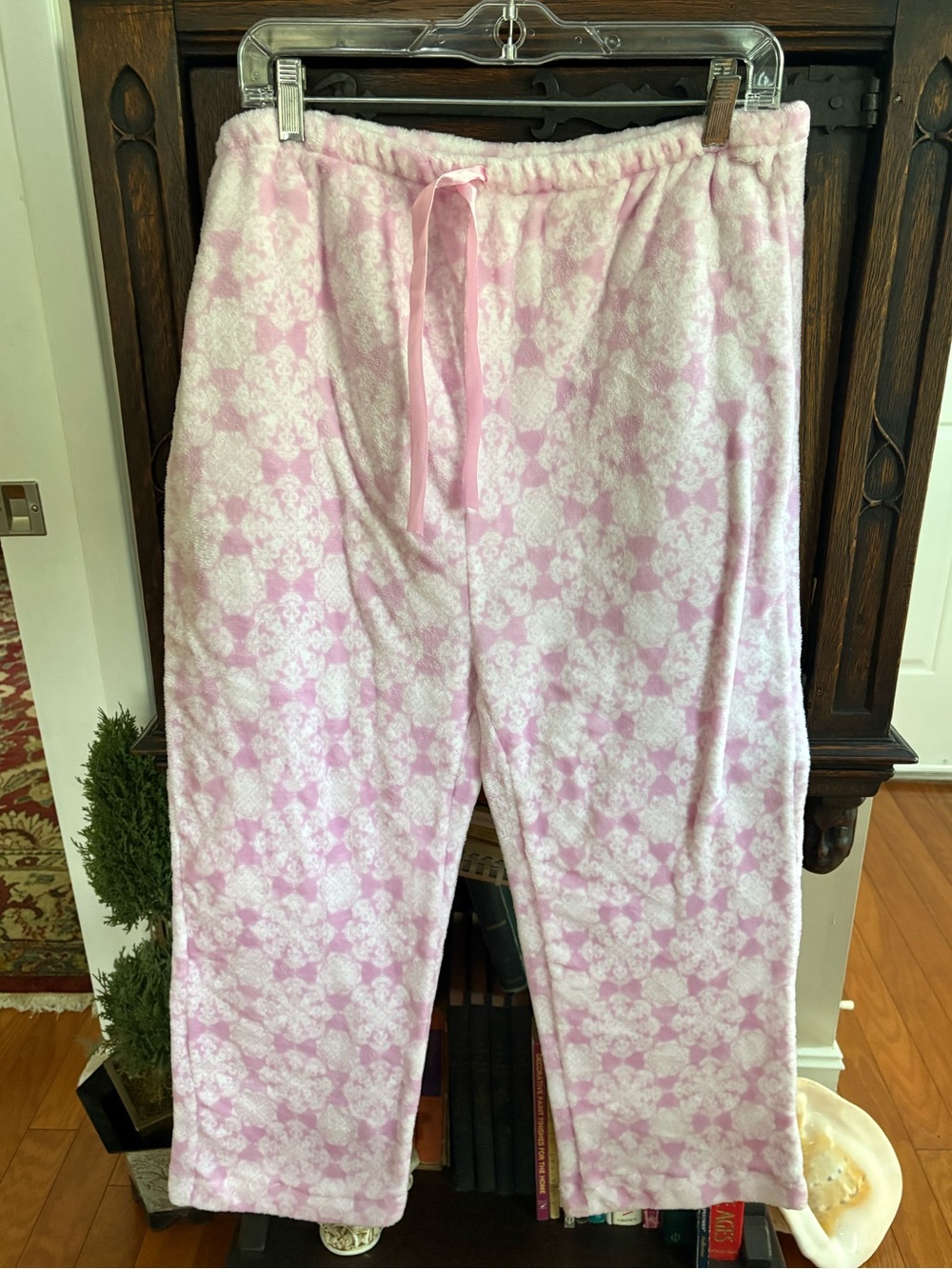 Mayfair: XL, NWOT, Cozy Pink Floral Fleece Lounge Pants